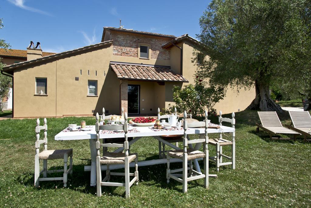 Agriturismo L'isola Crespina Esterno foto